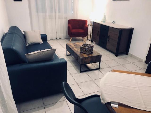 Votre Sejour A Sanary Dans Bas De Villa Avec Terrasse Vegetalisee Et Abritee Exposition Est Sud Ouest A 400M Du Centre Ville En Zone Pietonne Ou Tout Peut Se Faire A Pied Sanary-sur-Mer Εξωτερικό φωτογραφία