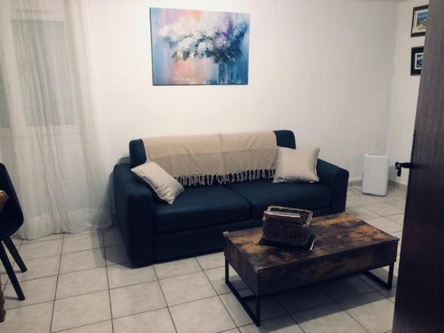 Votre Sejour A Sanary Dans Bas De Villa Avec Terrasse Vegetalisee Et Abritee Exposition Est Sud Ouest A 400M Du Centre Ville En Zone Pietonne Ou Tout Peut Se Faire A Pied Sanary-sur-Mer Εξωτερικό φωτογραφία